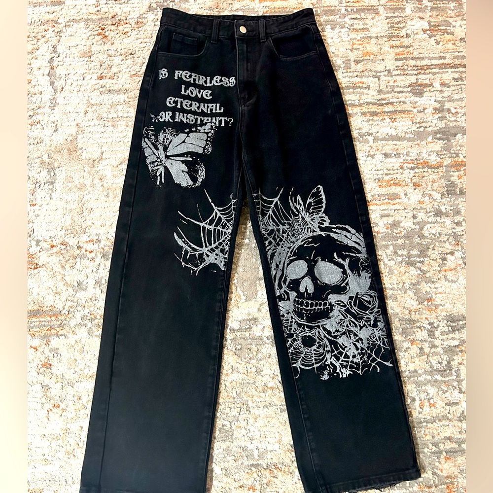 Baggy black flared y2k Jeans, skull design. MEDIUM
